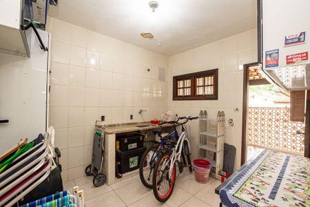 Casa à venda com 254m², 2 quartos e 4 vagas