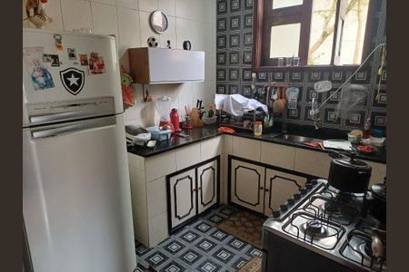 Casa à venda com 251m², 4 quartos e 2 vagas