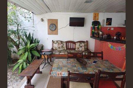 Casa à venda com 4 quartos, 251m² em Piratininga, Niterói