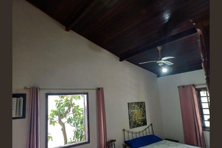 Casa à venda com 251m², 4 quartos e 2 vagas
