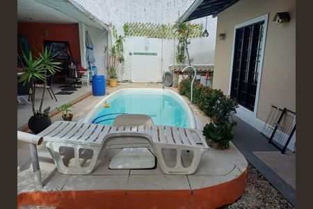 Casa à venda com 251m², 4 quartos e 2 vagas