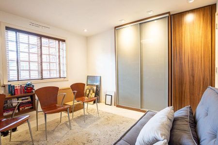 Casa à venda com 220m², 4 quartos e 3 vagas