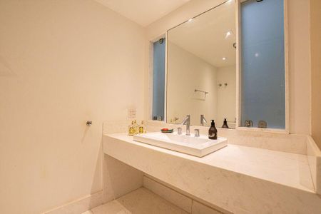 Casa à venda com 220m², 4 quartos e 3 vagas
