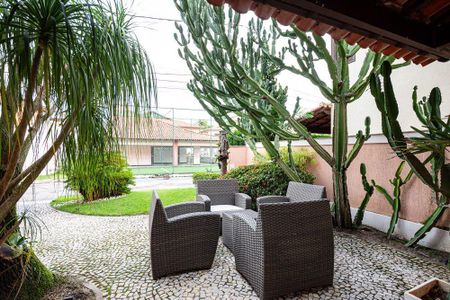 Casa à venda com 220m², 4 quartos e 3 vagas