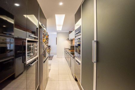 Casa à venda com 220m², 4 quartos e 3 vagas