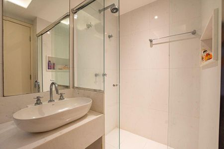 Casa à venda com 220m², 4 quartos e 3 vagas