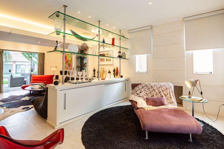 Casa à venda com 220m², 4 quartos e 3 vagas