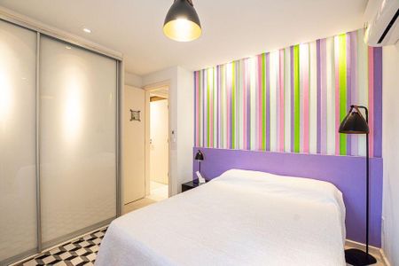 Casa à venda com 220m², 4 quartos e 3 vagas