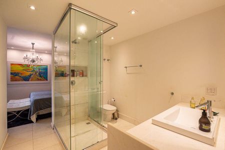 Casa à venda com 220m², 4 quartos e 3 vagas