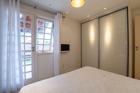 Casa à venda com 220m², 4 quartos e 3 vagas
