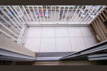 Apartamento à venda com 47m², 2 quartos e 1 vaga Apartamento à venda com 47m², 2 quartos e 1 vagaVaranda
