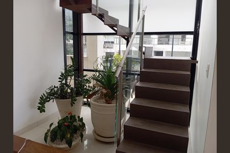 Escada de apartamento à venda com 5 quartos, 357m² em Barra da Tijuca, Rio de Janeiro