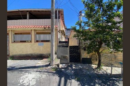 Casa à venda com 70m², 2 quartos e sem vaga