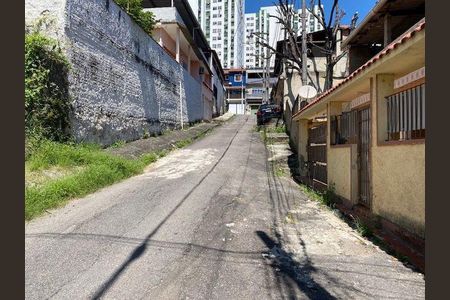 Casa à venda com 70m², 2 quartos e sem vaga