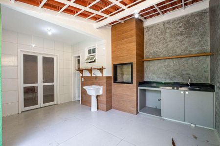 Casa à venda com 155m², 4 quartos e 4 vagas
