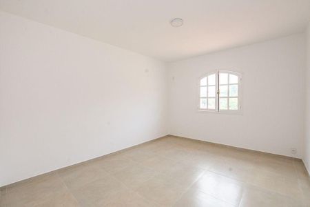 Casa à venda com 155m², 4 quartos e 4 vagas