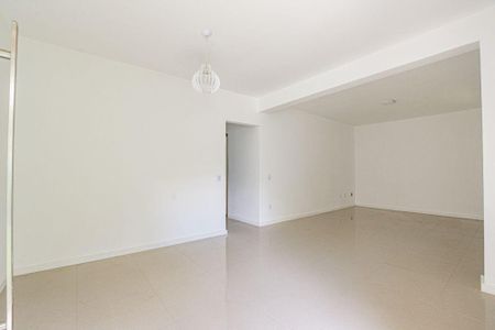 Casa à venda com 4 quartos, 155m² em Maravista, Niterói