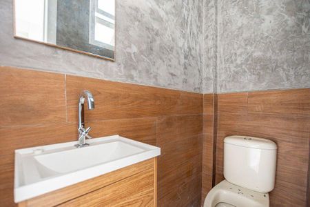 Casa à venda com 155m², 4 quartos e 4 vagas