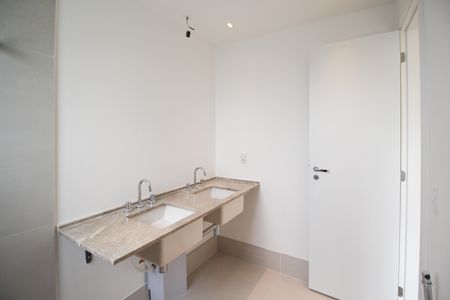 Apartamento à venda com 123m², 3 quartos e 2 vagasBanheiro da Suíte 1