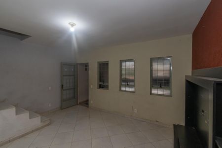Casa para alugar com 170m², 4 quartos e 2 vagas Casa para alugar com 170m², 4 quartos e 2 vagasSala