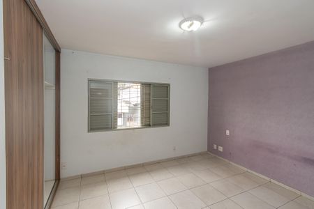 Casa para alugar com 170m², 4 quartos e 2 vagas Casa para alugar com 170m², 4 quartos e 2 vagasSuite 1