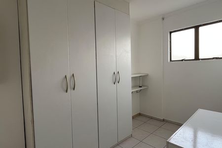 Apartamento para alugar com 187m², 3 quartos e 2 vagas Apartamento para alugar com 187m², 3 quartos e 2 vagasCloset