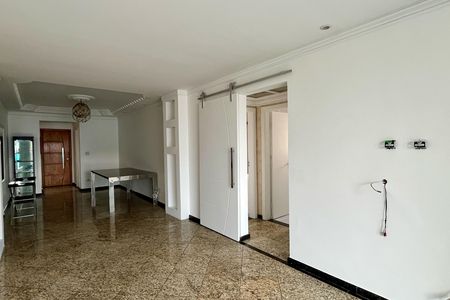 Apartamento para alugar com 187m², 3 quartos e 2 vagas Apartamento para alugar com 187m², 3 quartos e 2 vagasSala