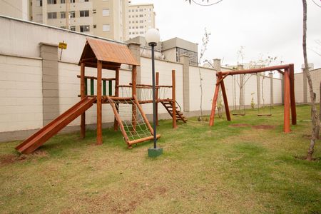 Apartamento à venda com 42m², 1 quarto e 1 vaga Apartamento à venda com 42m², 1 quarto e 1 vagaÁrea comum - Playground