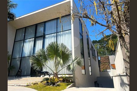 Casa à venda com 5 quartos, 903m² em Tamboré, Santana de Parnaíba