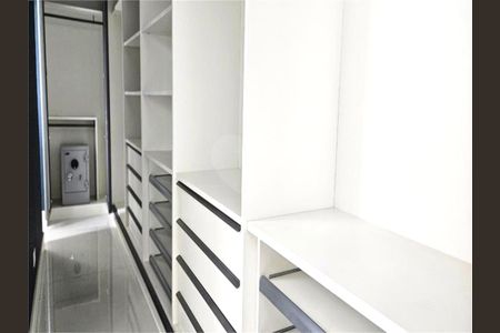 Casa à venda com 5 quartos, 903m² em Tamboré, Santana de Parnaíba
