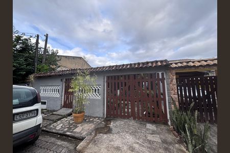 Casa de condomínio à venda com 290m², 3 quartos e 1 vaga Casa de condomínio à venda com 290m², 3 quartos e 1 vagaFrente da casa