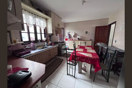 Casa de condomínio à venda com 290m², 3 quartos e 1 vaga Casa de condomínio à venda com 290m², 3 quartos e 1 vagaCozinha