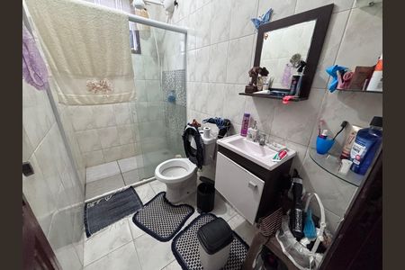 Casa de condomínio à venda com 290m², 3 quartos e 1 vaga Casa de condomínio à venda com 290m², 3 quartos e 1 vagaBanheiro do Quarto 1