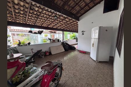 Casa de condomínio à venda com 290m², 3 quartos e 1 vaga Casa de condomínio à venda com 290m², 3 quartos e 1 vagaÁrea externa