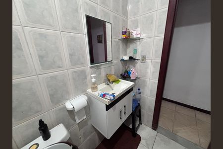 Casa de condomínio à venda com 290m², 3 quartos e 1 vaga Casa de condomínio à venda com 290m², 3 quartos e 1 vagaBanheiro