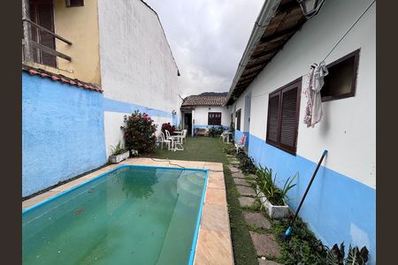 Casa de condomínio à venda com 290m², 3 quartos e 1 vaga Casa de condomínio à venda com 290m², 3 quartos e 1 vagaÁrea externa