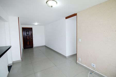 Apartamento para alugar com 65m², 2 quartos e 1 vagaSala