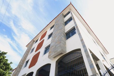Apartamento à venda com 72m², 2 quartos e 1 vagaFachada