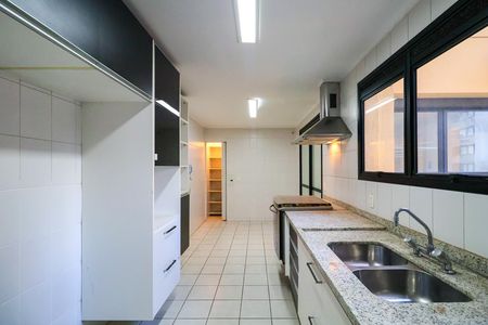 Apartamento à venda com 191m², 3 quartos e 3 vagas