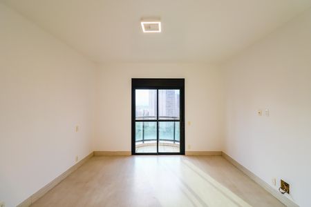 Apartamento à venda com 191m², 3 quartos e 3 vagas