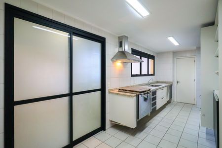 Apartamento à venda com 191m², 3 quartos e 3 vagas