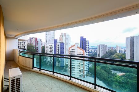 Apartamento à venda com 191m², 3 quartos e 3 vagas