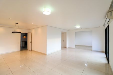 Apartamento à venda com 191m², 3 quartos e 3 vagas