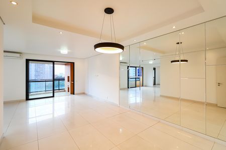 Apartamento à venda com 191m², 3 quartos e 3 vagas