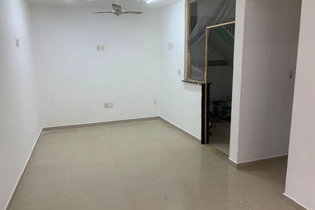 Sala de casa para alugar com 3 quartos, 100m² em Aparecida, Santos