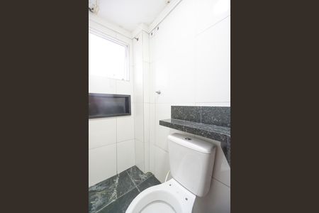 Banheiro  de apartamento para alugar com 1 quarto, 28m² em Vila Carrão, São Paulo