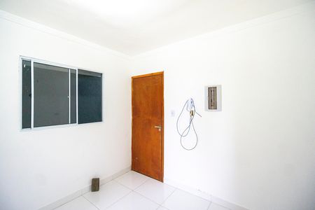 Sala e cozinha de apartamento para alugar com 1 quarto, 28m² em Vila Carrão, São Paulo