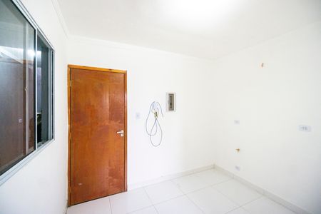 Sala e cozinha de apartamento para alugar com 1 quarto, 28m² em Vila Carrão, São Paulo
