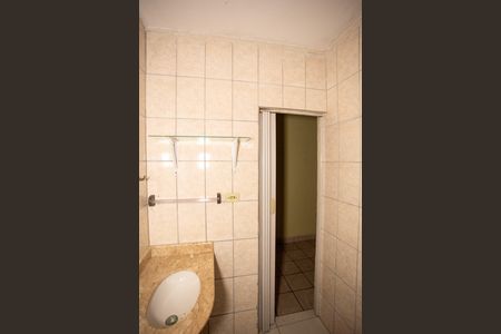 Casa para alugar com 30m², 2 quartos e 2 vagasBanheiro