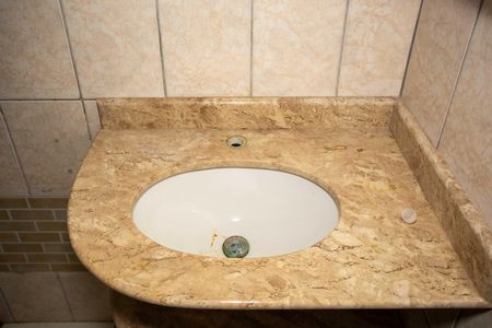 Casa para alugar com 30m², 2 quartos e 2 vagasBanheiro